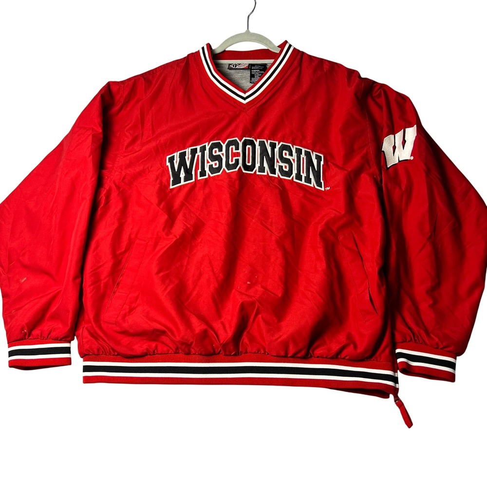 Team Athletics Wisconsin Badgers V-Neck Windbreaker Red Pullover Jacket Medium